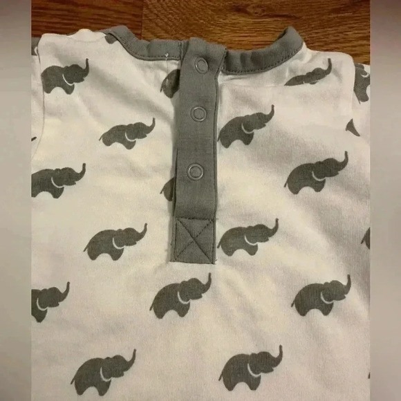 Monica and Andy grey elephant baby long sleeve romper outfit size 0-3 months - Picture 7 of 7